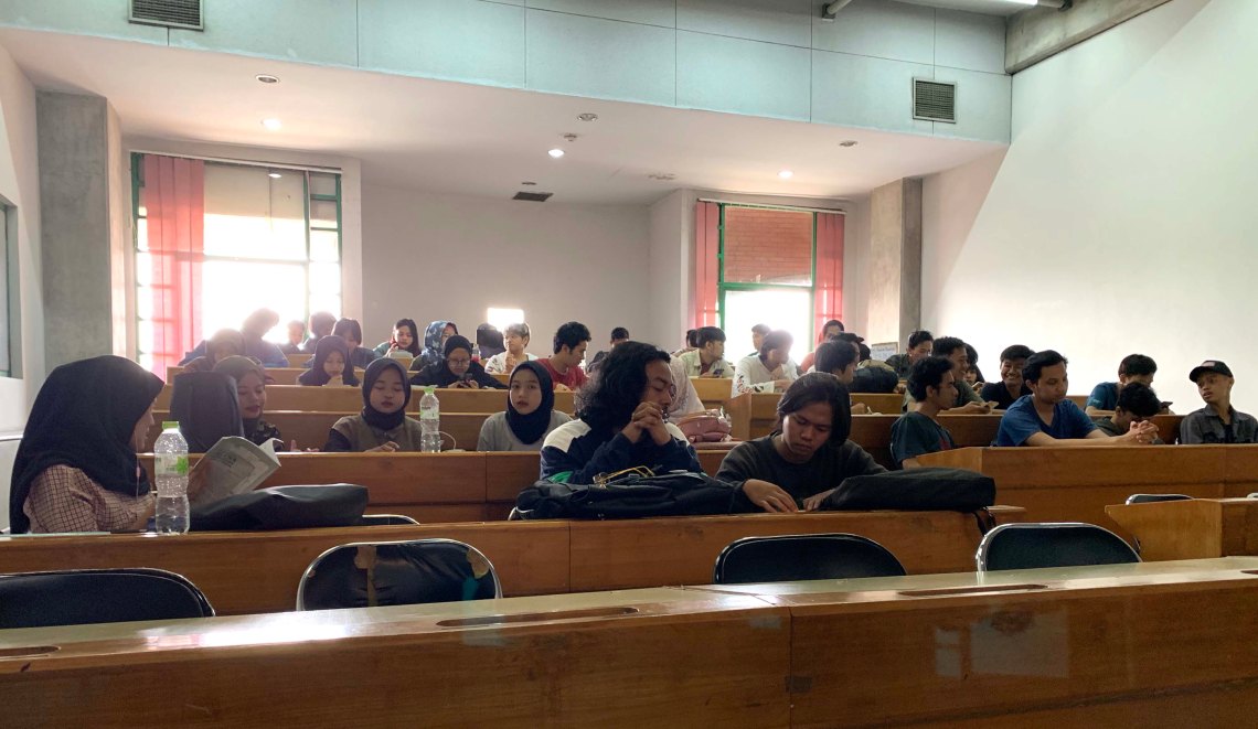 Cherry sesi Universitas Trilogi